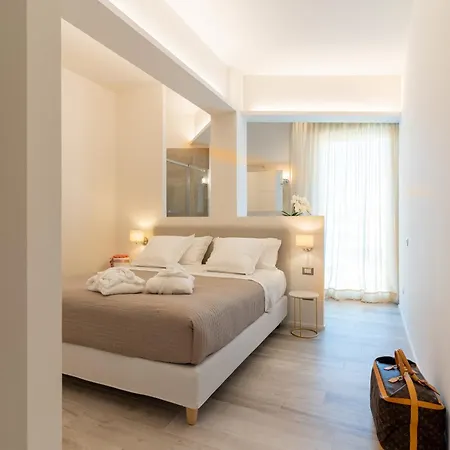Riviera Hotel