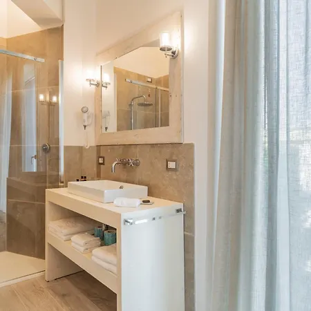 Riviera Hotel 4*