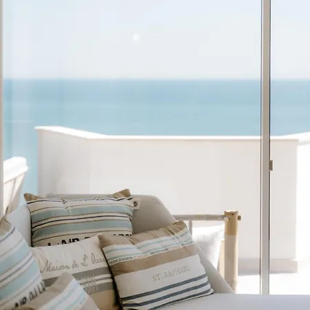 מלון Riviera 4*